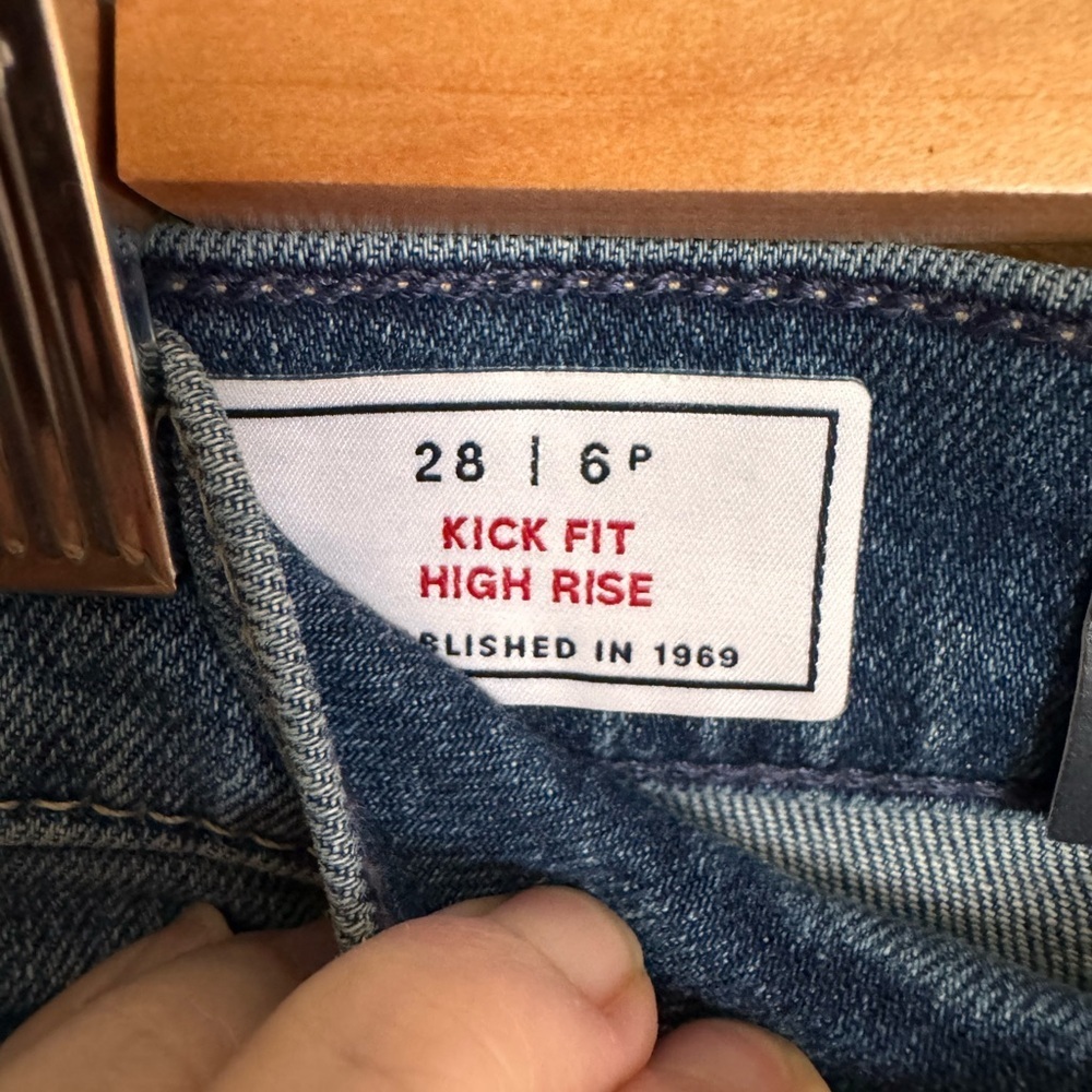 GAP Kick Fit High Rise Jeans Petite 28/6P NWT Cropped Denim 0029 - Picture 3 of 4